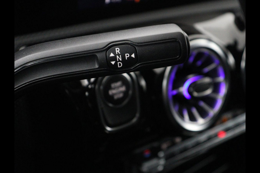 Mercedes-Benz CLA-Klasse Shooting Brake 250 e AMG Line | SOH 92.9% | Trekhaak | Leder | Camera | Carplay | Park assist | Cruise control | Sfeerverlichting | Stoelverwarming | Full LED | Climate control |