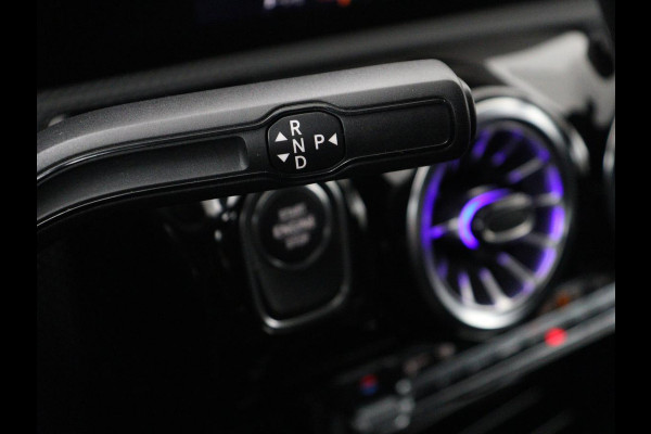 Mercedes-Benz CLA-Klasse Shooting Brake 250 e AMG Line | SOH 92.9% | Trekhaak | Leder | Camera | Carplay | Park assist | Cruise control | Sfeerverlichting | Stoelverwarming | Full LED | Climate control |