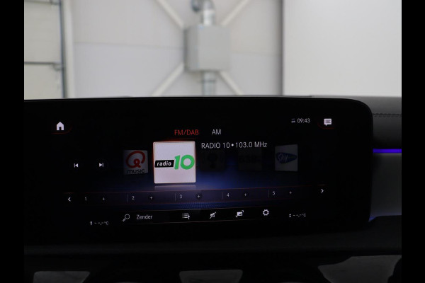 Mercedes-Benz CLA-Klasse Shooting Brake 250 e AMG Line | SOH 92.9% | Trekhaak | Leder | Camera | Carplay | Park assist | Cruise control | Sfeerverlichting | Stoelverwarming | Full LED | Climate control |