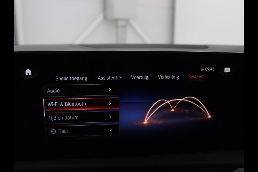 Mercedes-Benz CLA-Klasse Shooting Brake 250 e AMG Line | SOH 92.9% | Trekhaak | Leder | Camera | Carplay | Park assist | Cruise control | Sfeerverlichting | Stoelverwarming | Full LED | Climate control |