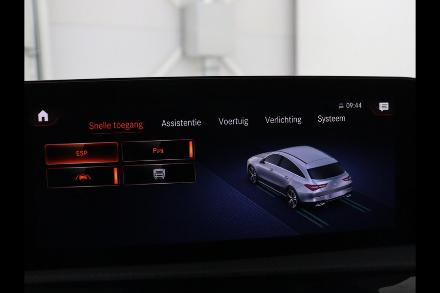Mercedes-Benz CLA-Klasse Shooting Brake 250 e AMG Line | SOH 92.9% | Trekhaak | Leder | Camera | Carplay | Park assist | Cruise control | Sfeerverlichting | Stoelverwarming | Full LED | Climate control |
