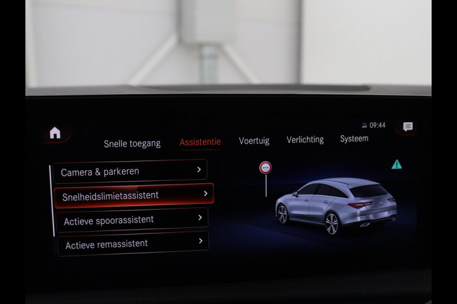 Mercedes-Benz CLA-Klasse Shooting Brake 250 e AMG Line | SOH 92.9% | Trekhaak | Leder | Camera | Carplay | Park assist | Cruise control | Sfeerverlichting | Stoelverwarming | Full LED | Climate control |
