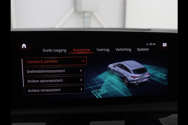 Mercedes-Benz CLA-Klasse Shooting Brake 250 e AMG Line | SOH 92.9% | Trekhaak | Leder | Camera | Carplay | Park assist | Cruise control | Sfeerverlichting | Stoelverwarming | Full LED | Climate control |
