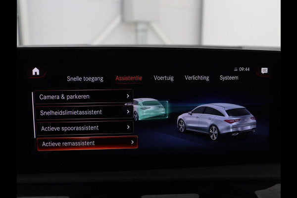 Mercedes-Benz CLA-Klasse Shooting Brake 250 e AMG Line | SOH 92.9% | Trekhaak | Leder | Camera | Carplay | Park assist | Cruise control | Sfeerverlichting | Stoelverwarming | Full LED | Climate control |