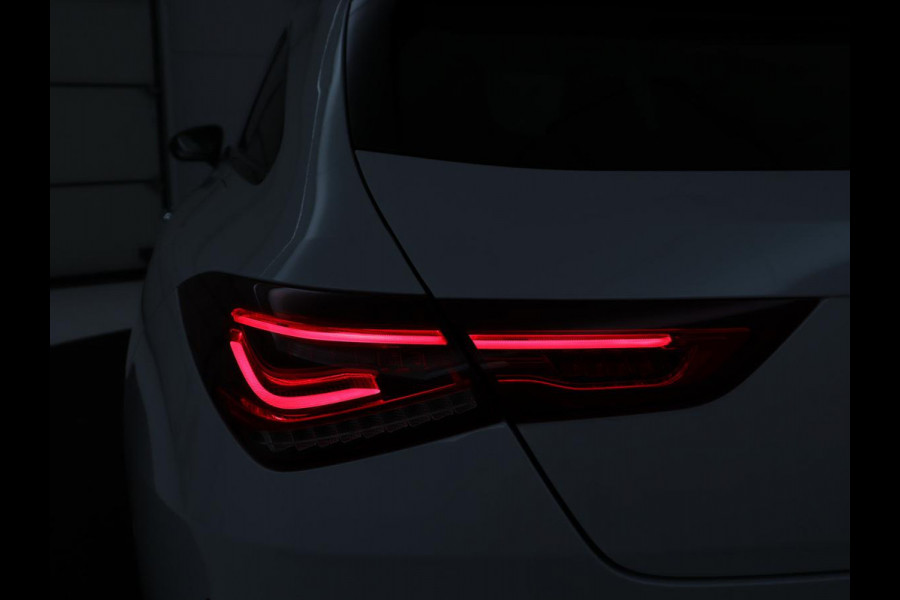 Mercedes-Benz CLA-Klasse Shooting Brake 250 e AMG Line | SOH 92.9% | Trekhaak | Leder | Camera | Carplay | Park assist | Cruise control | Sfeerverlichting | Stoelverwarming | Full LED | Climate control |