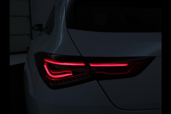 Mercedes-Benz CLA-Klasse Shooting Brake 250 e AMG Line | SOH 92.9% | Trekhaak | Leder | Camera | Carplay | Park assist | Cruise control | Sfeerverlichting | Stoelverwarming | Full LED | Climate control |