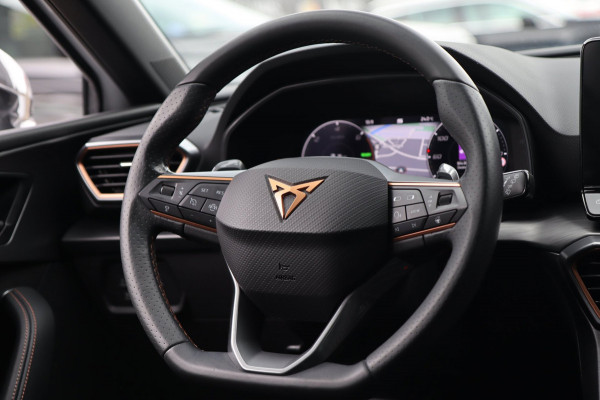CUPRA Leon Sportstourer 1.4 e-Hybrid VZ Performance / ACC / KEYLESS / CAMERA / STUUR+STOELVERW