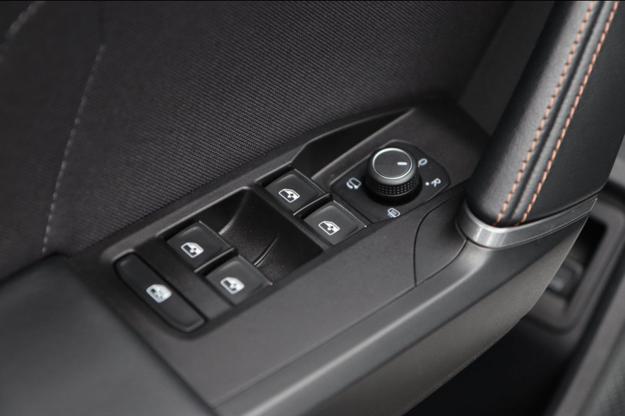 CUPRA Leon Sportstourer 1.4 e-Hybrid VZ Performance / ACC / KEYLESS / CAMERA / STUUR+STOELVERW