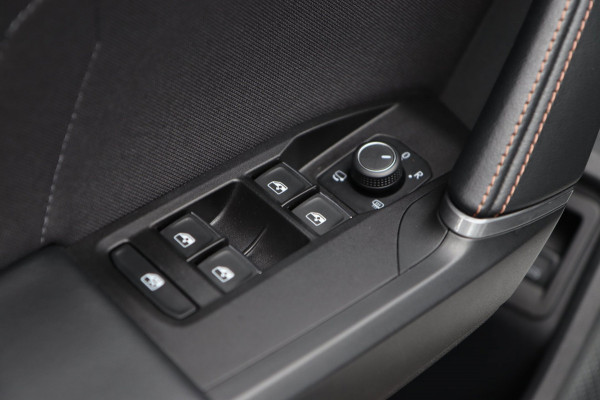 CUPRA Leon Sportstourer 1.4 e-Hybrid VZ Performance / ACC / KEYLESS / CAMERA / STUUR+STOELVERW