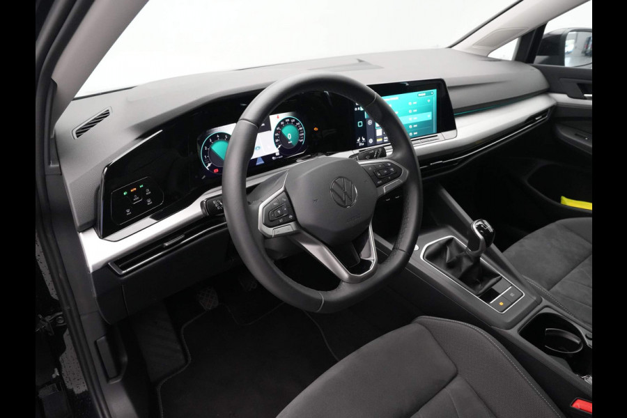 Volkswagen Golf 1.0 TSI Life Business Navigatie Acc Stuurverwarming Led
