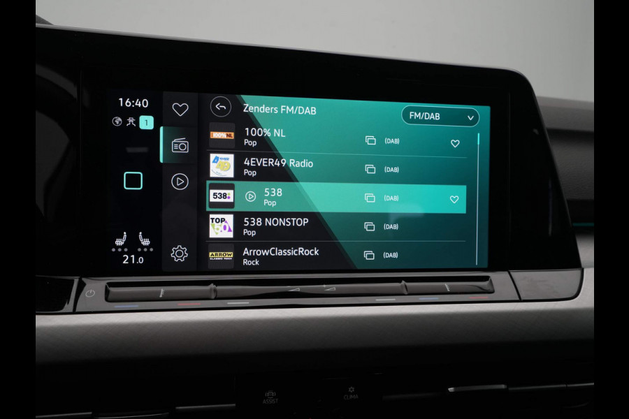 Volkswagen Golf 1.0 TSI Life Business Navigatie Acc Stuurverwarming Led