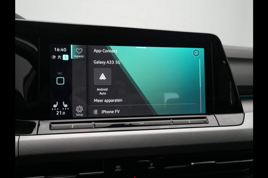 Volkswagen Golf 1.0 TSI Life Business Navigatie Acc Stuurverwarming Led