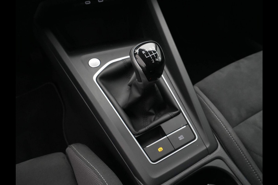 Volkswagen Golf 1.0 TSI Life Business Navigatie Acc Stuurverwarming Led