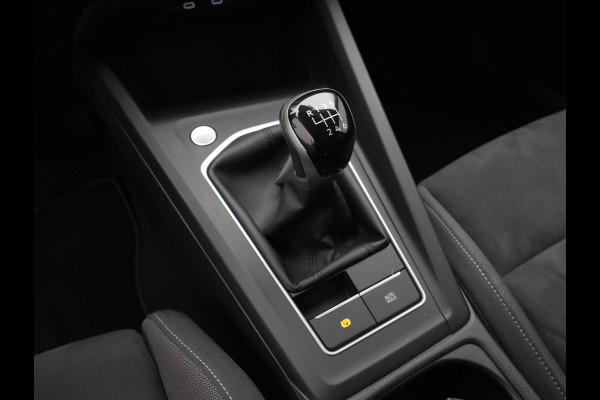 Volkswagen Golf 1.0 TSI Life Business Navigatie Acc Stuurverwarming Led