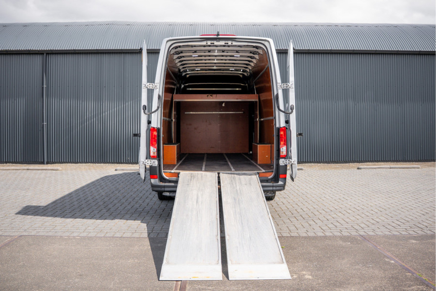 Volkswagen Crafter 2.0 TDI XL L5H3 | 177 PK | Rijplaten | Automaat | LED | Camera | Carplay | Schuifdeur L+R | PDC | Trekhaak