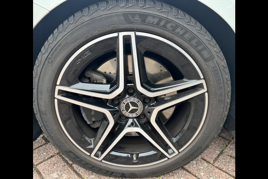 Mercedes-Benz CLA-Klasse 220 4MATIC AMG Premium