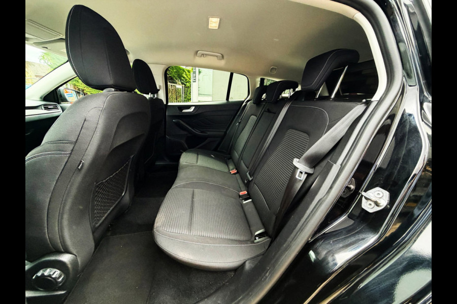 Ford FOCUS Wagon 1.5 EcoBoost Active X Business cam_Carplay_Trekhaak