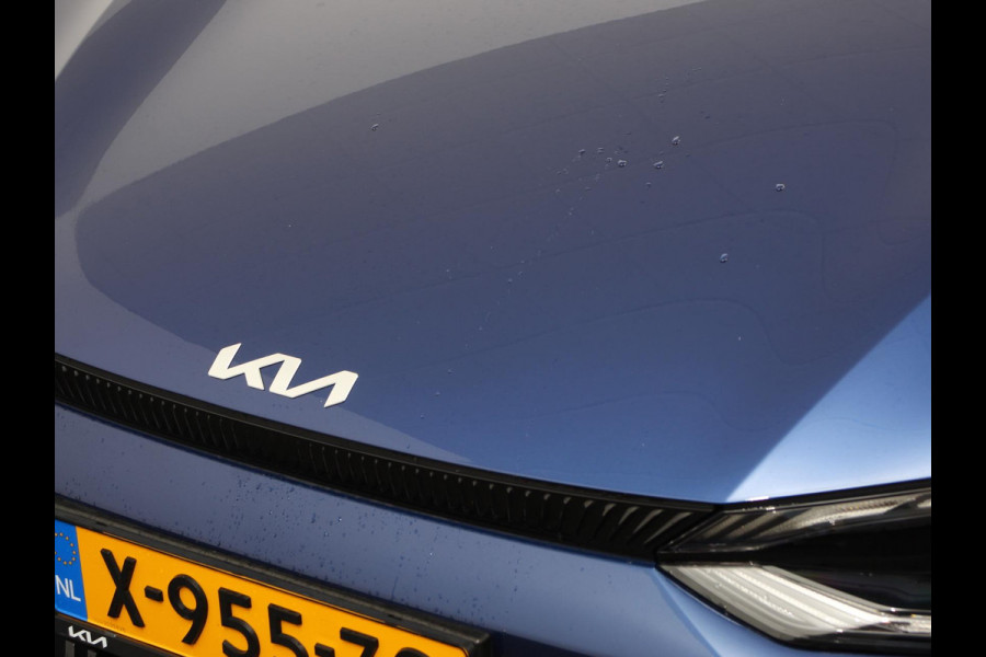 Kia Ev6 Light Edition 58 kWh SOH 99% Navigatie Apple Carplay Android Auto Camera Parkeersensoren achter Cruise Control Climate Control Lichtmetalen Velgen