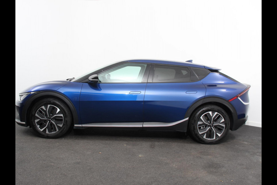 Kia Ev6 Light Edition 58 kWh SOH 99% Navigatie Apple Carplay Android Auto Camera Parkeersensoren achter Cruise Control Climate Control Lichtmetalen Velgen