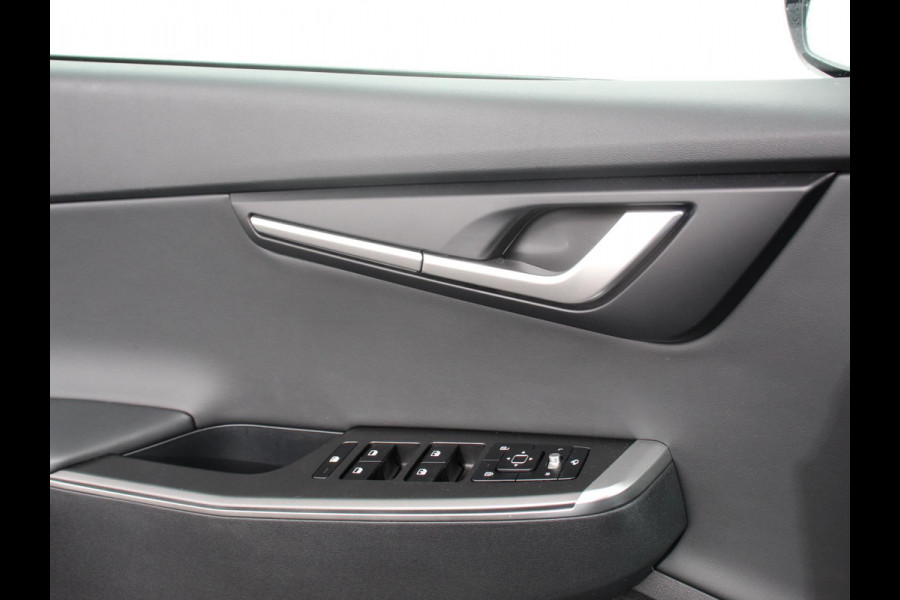 Kia Ev6 Light Edition 58 kWh SOH 99% Navigatie Apple Carplay Android Auto Camera Parkeersensoren achter Cruise Control Climate Control Lichtmetalen Velgen