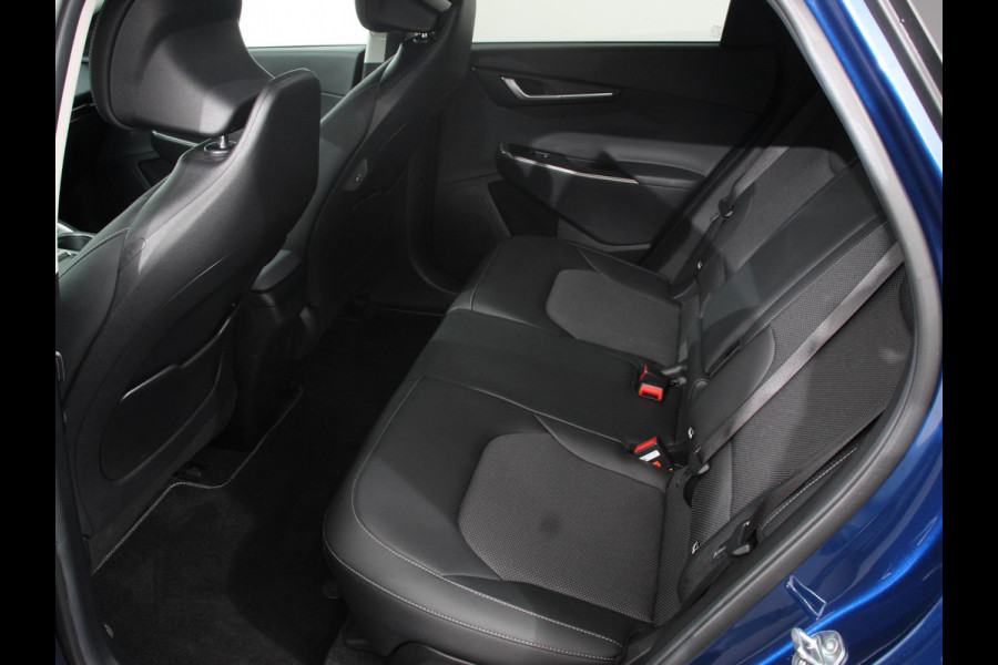 Kia Ev6 Light Edition 58 kWh SOH 99% Navigatie Apple Carplay Android Auto Camera Parkeersensoren achter Cruise Control Climate Control Lichtmetalen Velgen