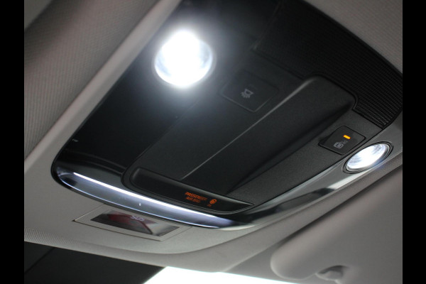 Kia Ev6 Light Edition 58 kWh SOH 99% Navigatie Apple Carplay Android Auto Camera Parkeersensoren achter Cruise Control Climate Control Lichtmetalen Velgen