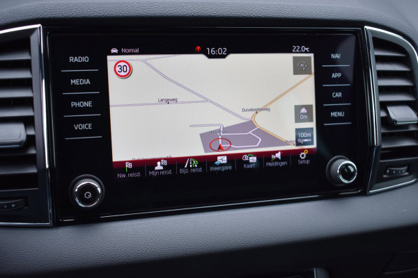 Škoda Karoq 1.5 TSI ACT Sportline | TREKHAAK | CANTON | ADAPTIEVE CRUISE CONTROLE | STOELVERWARMING | NAP | VOORRUITVERWARMING