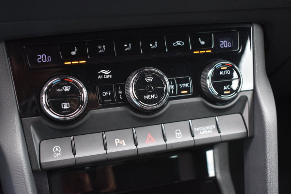 Škoda Karoq 1.5 TSI ACT Sportline | TREKHAAK | CANTON | ADAPTIEVE CRUISE CONTROLE | STOELVERWARMING | NAP | VOORRUITVERWARMING