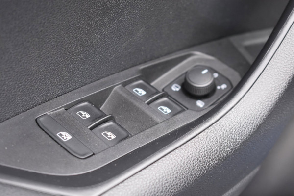Škoda Karoq 1.5 TSI ACT Sportline | TREKHAAK | CANTON | ADAPTIEVE CRUISE CONTROLE | STOELVERWARMING | NAP | VOORRUITVERWARMING