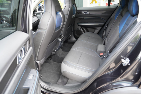 Lynk & Co 01 1.5|Prijs incl. 12 mnd garantie| PDC Panoramadak LMV Navi Apple carplay/Android auto Camera