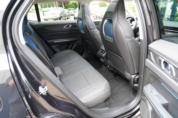 Lynk & Co 01 1.5|Prijs incl. 12 mnd garantie| PDC Panoramadak LMV Navi Apple carplay/Android auto Camera
