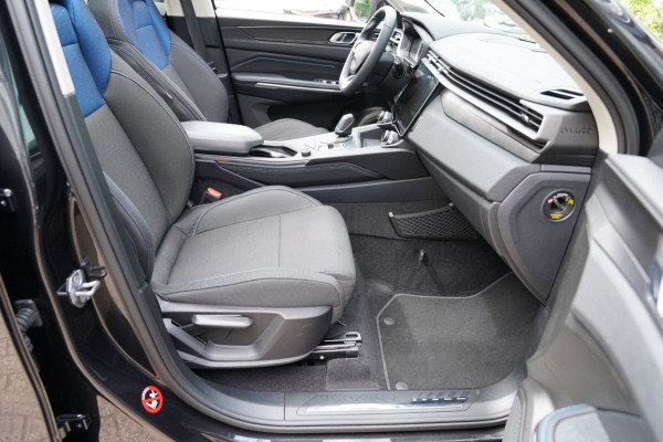 Lynk & Co 01 1.5|Prijs incl. 12 mnd garantie| PDC Panoramadak LMV Navi Apple carplay/Android auto Camera