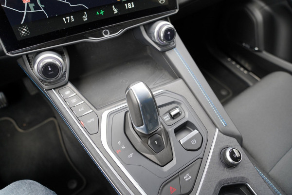 Lynk & Co 01 1.5|Prijs incl. 12 mnd garantie| PDC Panoramadak LMV Navi Apple carplay/Android auto Camera