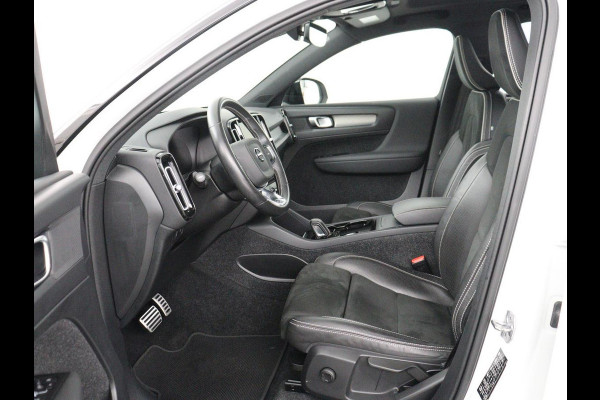Volvo XC40 Recharge P8 AWD R-Design | SOH 97.1% | Trekhaak | Panoramadak | Leder/alcantara | Stuur/stoel verwarming | Park assit | Carplay |