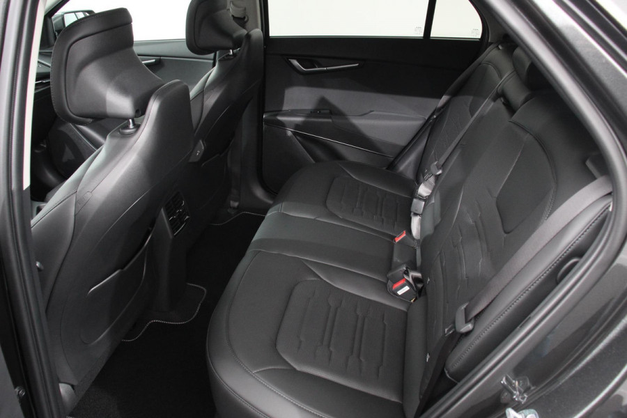 Kia Niro EV DynamicPlusLine 64.8 kWh Navigatie Half Leder Schuif-kantel dak Electrisch bedienbare achterklep DAB Led Camera Extra Getint Glas Lichtmetalen Velgen