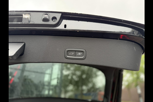 Volvo EC40 Recharge Plus 69 kWh VOL OPTIES| ELEKTRISCHE ACHTERKLEP| DEALER ONDERHOUDEN| RIJKLAARPRIJS| WARMTEPOMP + STOEL STUURVERWARMING| CAMERA|