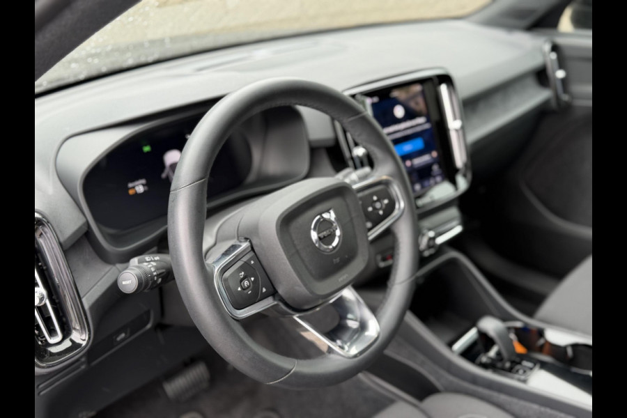 Volvo EC40 Recharge Plus 69 kWh VOL OPTIES| ELEKTRISCHE ACHTERKLEP| DEALER ONDERHOUDEN| RIJKLAARPRIJS| WARMTEPOMP + STOEL STUURVERWARMING| CAMERA|
