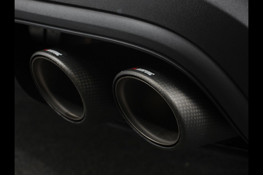 Porsche Cayenne 3.0 E-Hybrid Akrapovic met soundbox Luchtvering Leder Panoramadak Camera Navigatie Elektrische comfortstoelen DAB+ Led Adaptieve cruise control Climate control Lichtmetalen velgen Apple Carplay/ Android Auto