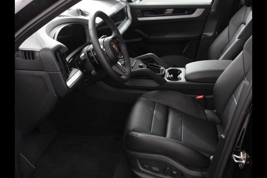 Porsche Cayenne 3.0 E-Hybrid Akrapovic met soundbox Luchtvering Leder Panoramadak Camera Navigatie Elektrische comfortstoelen DAB+ Led Adaptieve cruise control Climate control Lichtmetalen velgen Apple Carplay/ Android Auto