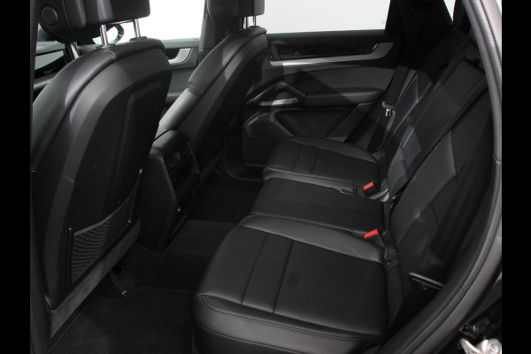 Porsche Cayenne 3.0 E-Hybrid Akrapovic met soundbox Luchtvering Leder Panoramadak Camera Navigatie Elektrische comfortstoelen DAB+ Led Adaptieve cruise control Climate control Lichtmetalen velgen Apple Carplay/ Android Auto