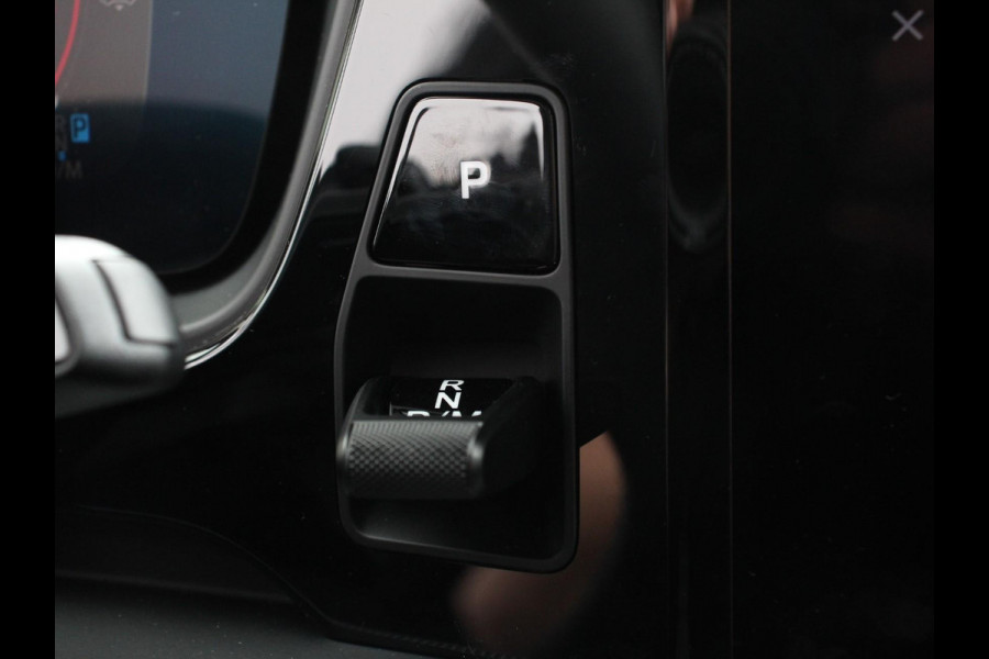 Porsche Cayenne 3.0 E-Hybrid Akrapovic met soundbox Luchtvering Leder Panoramadak Camera Navigatie Elektrische comfortstoelen DAB+ Led Adaptieve cruise control Climate control Lichtmetalen velgen Apple Carplay/ Android Auto