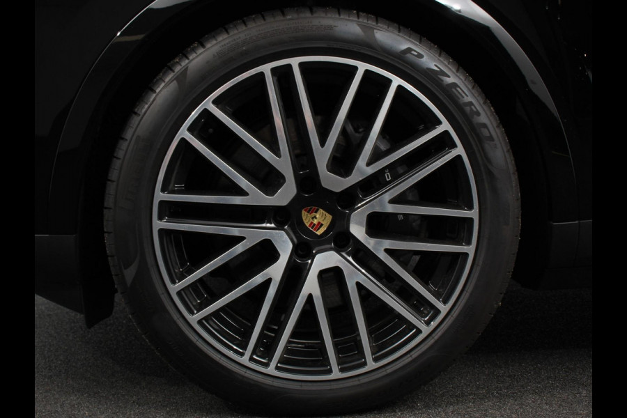 Porsche Cayenne 3.0 E-Hybrid Akrapovic met soundbox Luchtvering Leder Panoramadak Camera Navigatie Elektrische comfortstoelen DAB+ Led Adaptieve cruise control Climate control Lichtmetalen velgen Apple Carplay/ Android Auto