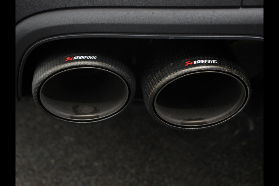 Porsche Cayenne 3.0 E-Hybrid Akrapovic met soundbox Luchtvering Leder Panoramadak Camera Navigatie Elektrische comfortstoelen DAB+ Led Adaptieve cruise control Climate control Lichtmetalen velgen Apple Carplay/ Android Auto