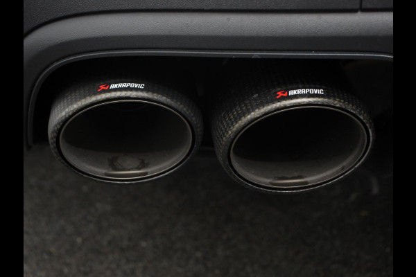 Porsche Cayenne 3.0 E-Hybrid Akrapovic met soundbox Luchtvering Leder Panoramadak Camera Navigatie Elektrische comfortstoelen DAB+ Led Adaptieve cruise control Climate control Lichtmetalen velgen Apple Carplay/ Android Auto