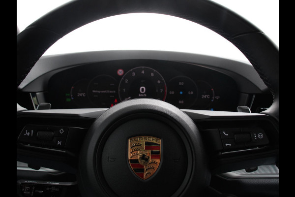 Porsche Cayenne 3.0 E-Hybrid Akrapovic met soundbox Luchtvering Leder Panoramadak Camera Navigatie Elektrische comfortstoelen DAB+ Led Adaptieve cruise control Climate control Lichtmetalen velgen Apple Carplay/ Android Auto