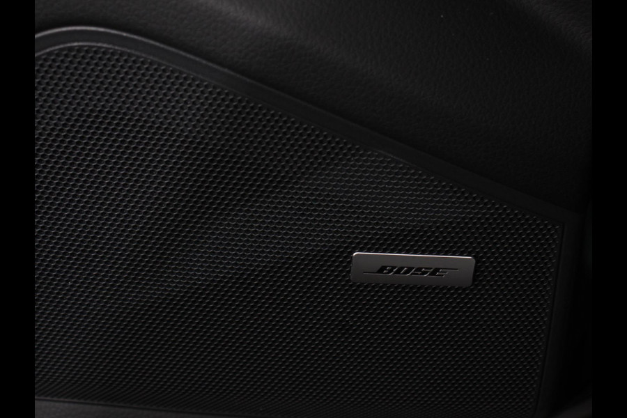 Porsche Cayenne 3.0 E-Hybrid Akrapovic met soundbox Luchtvering Leder Panoramadak Camera Navigatie Elektrische comfortstoelen DAB+ Led Adaptieve cruise control Climate control Lichtmetalen velgen Apple Carplay/ Android Auto