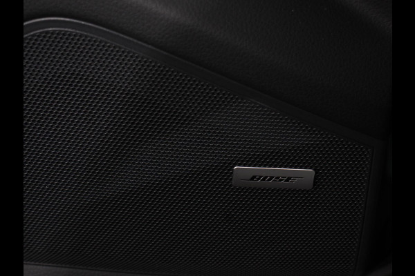 Porsche Cayenne 3.0 E-Hybrid Akrapovic met soundbox Luchtvering Leder Panoramadak Camera Navigatie Elektrische comfortstoelen DAB+ Led Adaptieve cruise control Climate control Lichtmetalen velgen Apple Carplay/ Android Auto