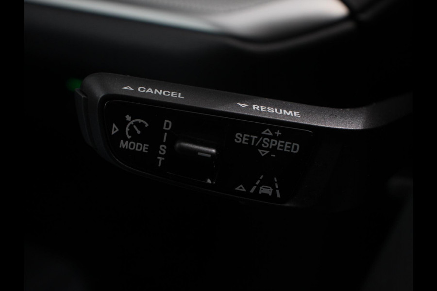 Porsche Cayenne 3.0 E-Hybrid Akrapovic met soundbox Luchtvering Leder Panoramadak Camera Navigatie Elektrische comfortstoelen DAB+ Led Adaptieve cruise control Climate control Lichtmetalen velgen Apple Carplay/ Android Auto