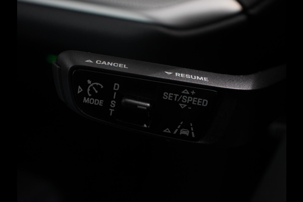 Porsche Cayenne 3.0 E-Hybrid Akrapovic met soundbox Luchtvering Leder Panoramadak Camera Navigatie Elektrische comfortstoelen DAB+ Led Adaptieve cruise control Climate control Lichtmetalen velgen Apple Carplay/ Android Auto