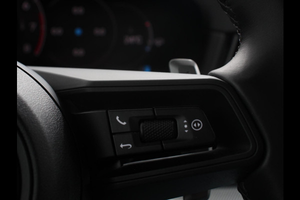 Porsche Cayenne 3.0 E-Hybrid Akrapovic met soundbox Luchtvering Leder Panoramadak Camera Navigatie Elektrische comfortstoelen DAB+ Led Adaptieve cruise control Climate control Lichtmetalen velgen Apple Carplay/ Android Auto